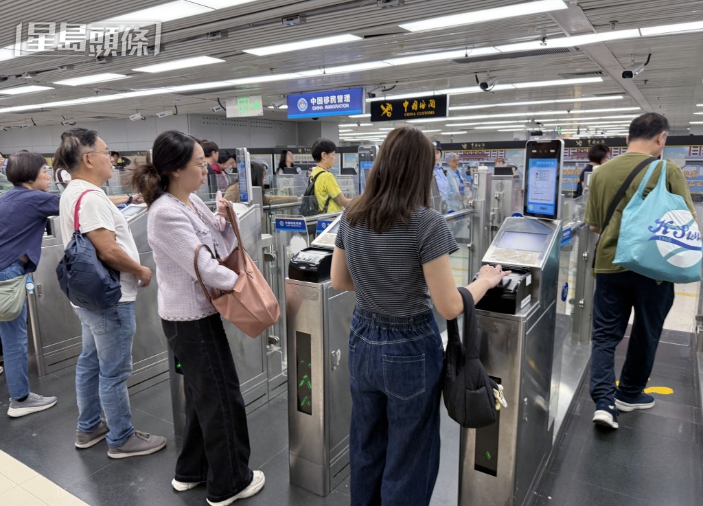 入境事務處預計，今個聖誕節及元旦假期，會有約1,152萬人次經各海、陸、空管制站進出香港。