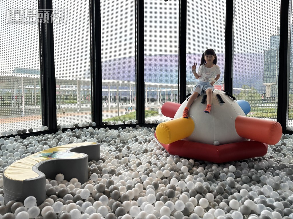 毗鄰啟德體育館的JOYPOLIS SPORTS HONG KONG全棟高5層， 佔地近30,000平方呎，提供超過數十種令人興奮的運動和玩樂設施。（圖片來源：《親子王》）
