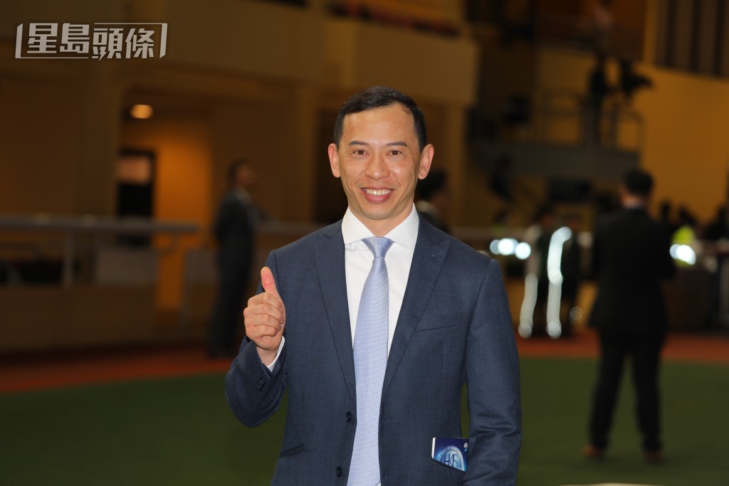 四十六歲的巫偉傑，曾於告東尼馬房擔任助理練馬師。