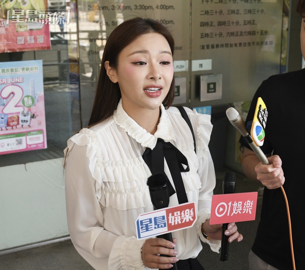 藝人蔚雨芯被控盜竊與欺詐等罪,今早到東區裁判法院應訊。何君健攝 藝人蔚雨芯被控盜竊與欺詐等罪,今早到東區裁判法院應訊。何君健攝