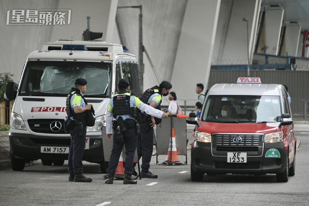 到法院的車輛均需經安全檢查。