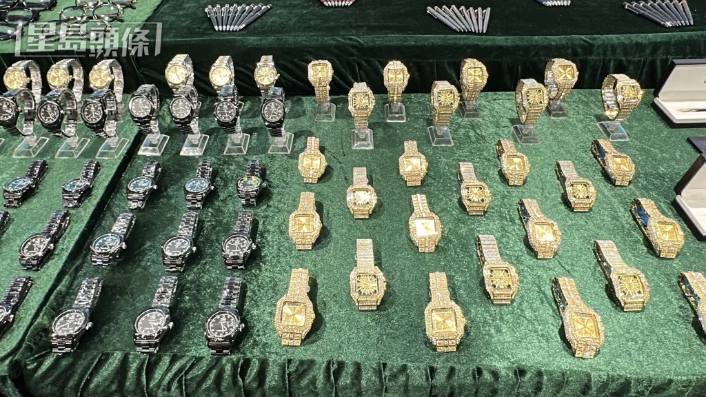檢獲的冒牌貨包括手錶。