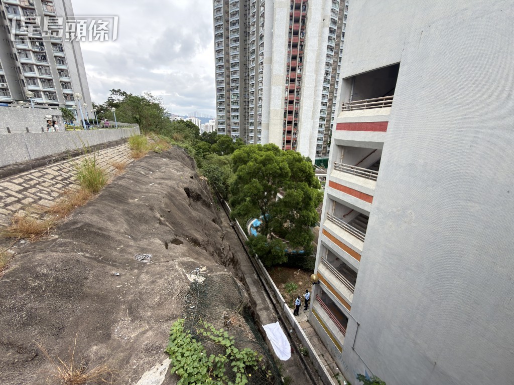 男子墮樓當場死亡。梁國峰攝 男子墮樓當場死亡。梁國峰攝