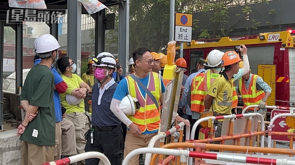工人疏散。蔡楚輝攝 工人疏散。蔡楚輝攝