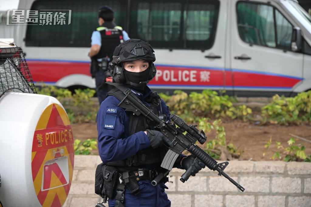 在場戒備的警員。蘇正謙攝