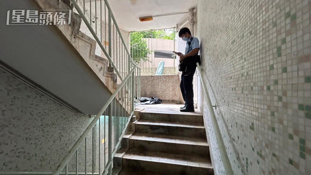 警員在場調查事件。