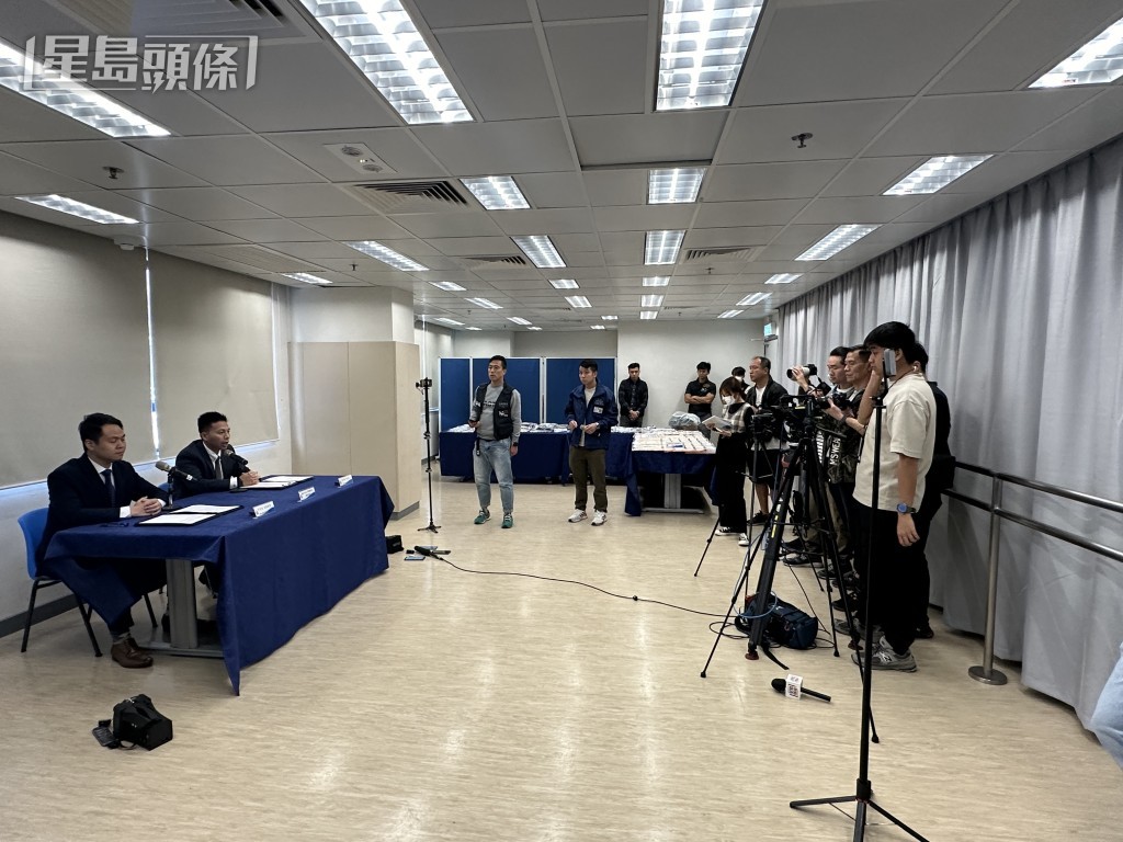 警方交代案件。梁國峰攝 警方交代案件。梁國峰攝