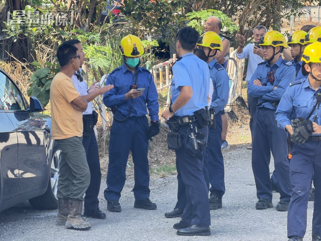 大批救援人員趕到現場。梁國峰攝