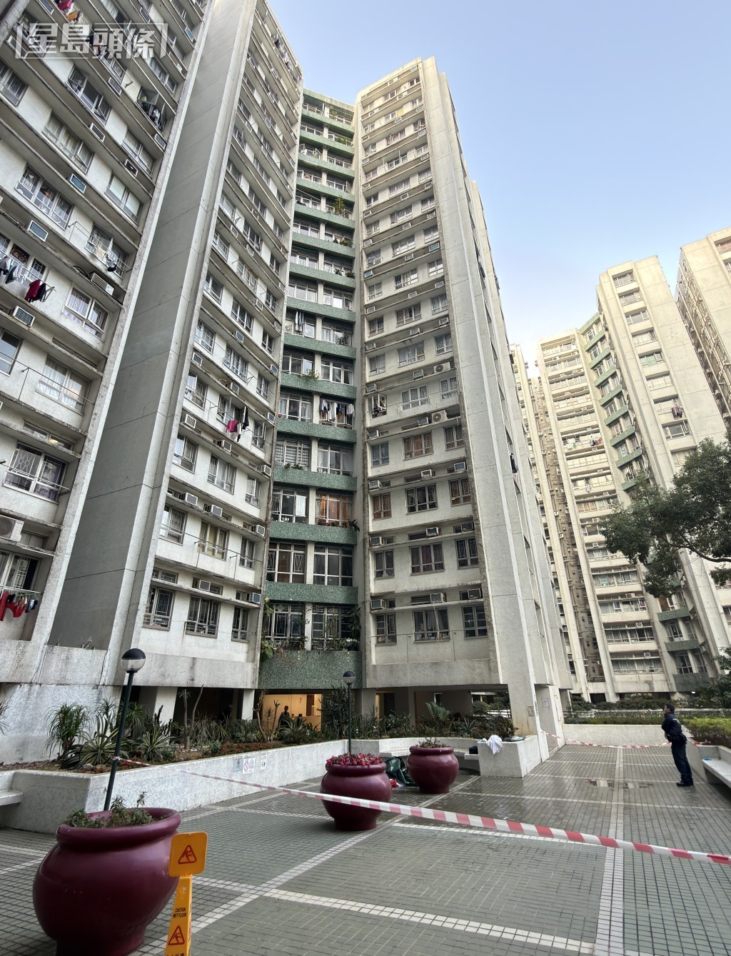 警方圍封涉事範圍。 警方圍封涉事範圍。