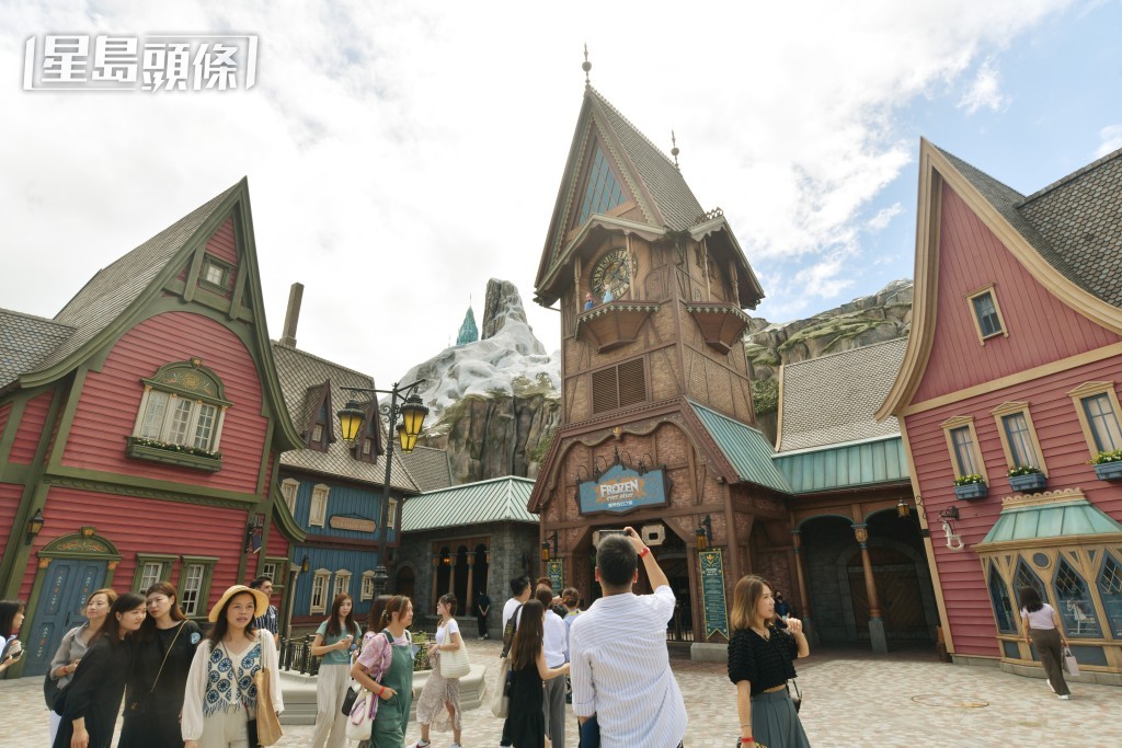 長者1日門票售價為港幣100元。資料圖片 長者1日門票售價為港幣100元。資料圖片