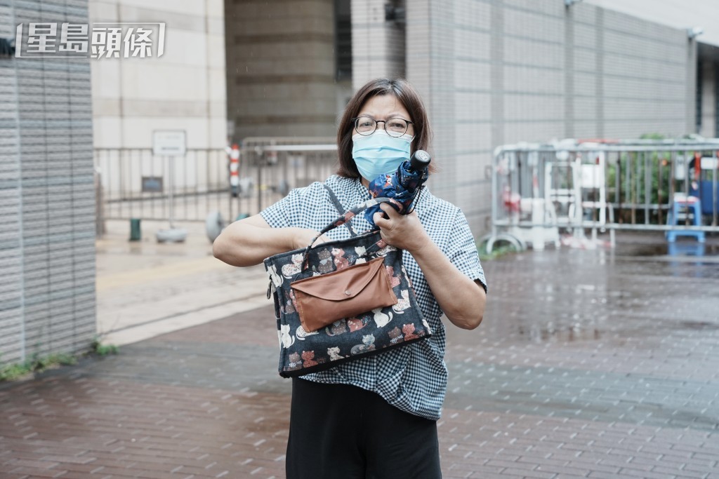 病人服務助理鄭素娥當日轉移死者往ICU期間,聞得醫生曾吩咐護士長加大氧氣。汪旭峰攝 病人服務助理鄭素娥當日轉移死者往ICU期間,聞得醫生曾吩咐護士長加大氧氣。汪旭峰攝