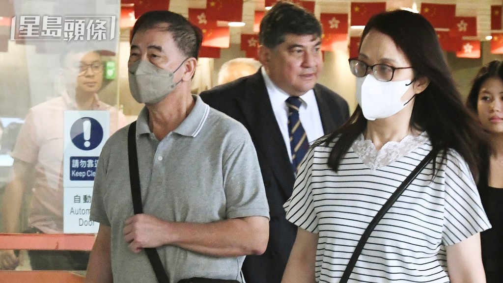 被告麥華勝（戴口罩男士）。資料圖片