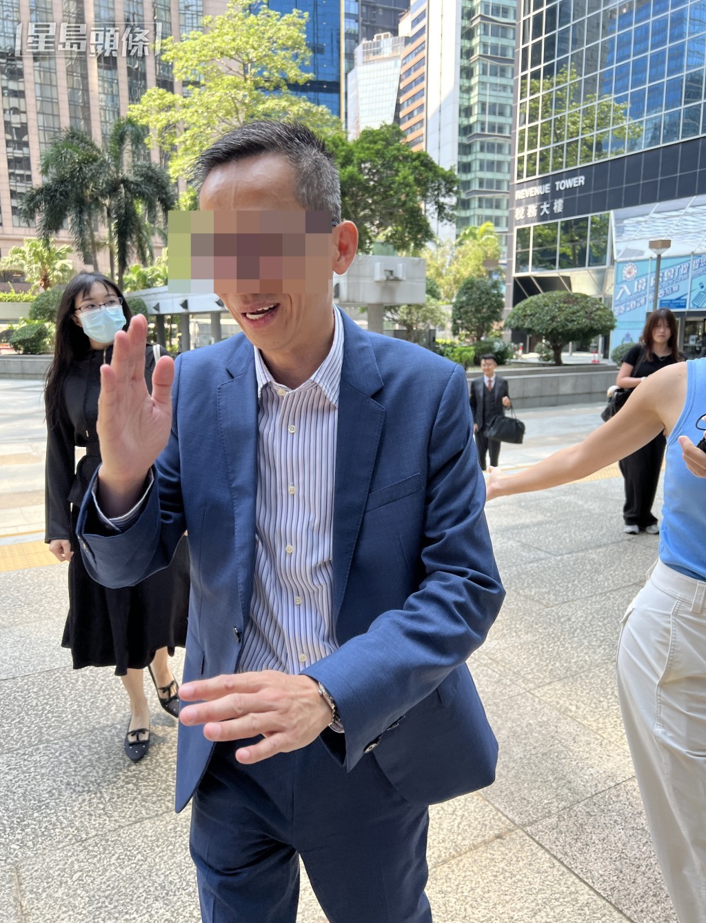 51歲丁男早前官司纏身，他另涉詐騙案被捕。《東周刊》圖片