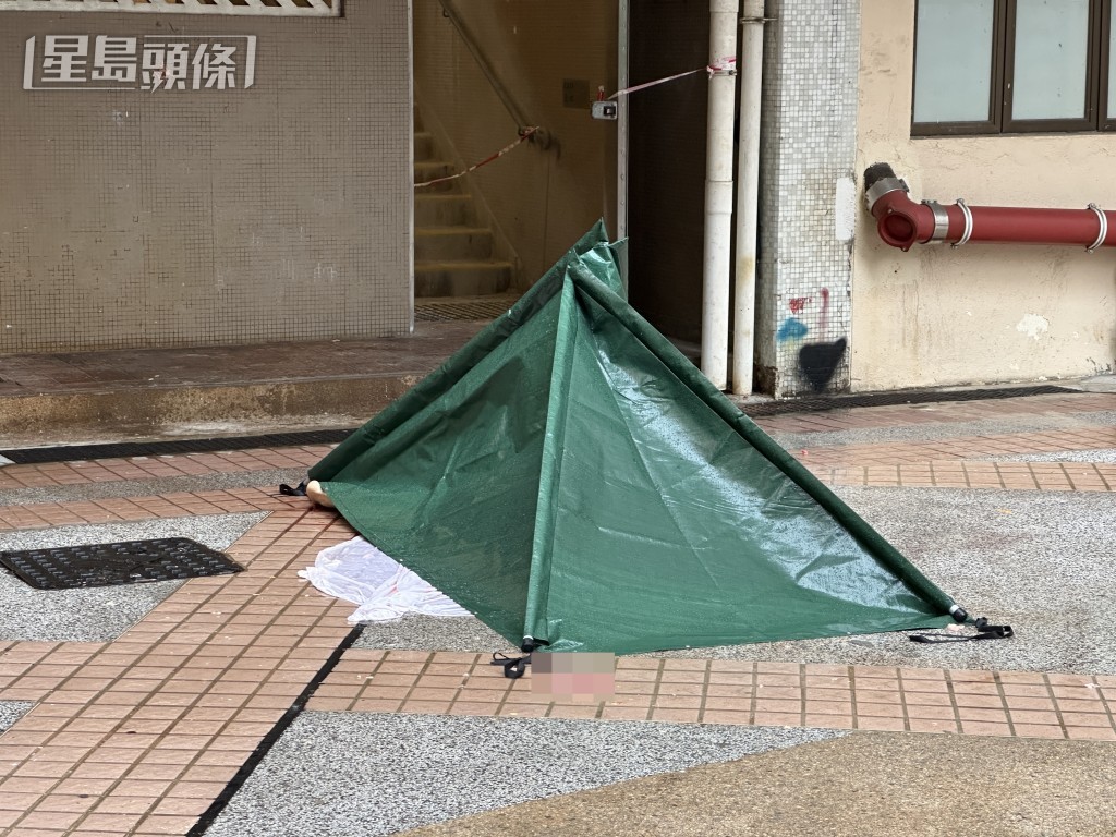 女子墮樓死亡。 女子墮樓死亡。