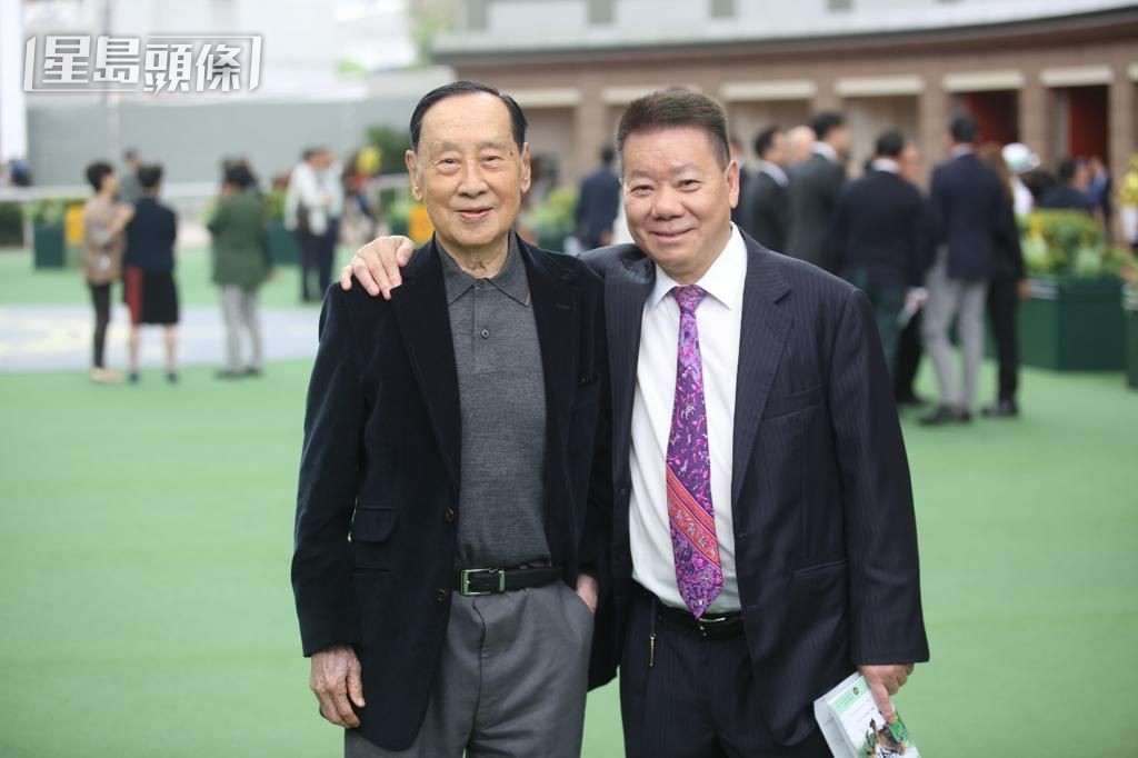 前練馬師陳毓麟(左)深得馬圈中人敬重。
