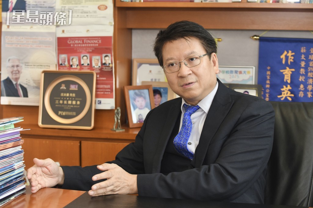 庄太量相信，短期内港股难冲回年初高位。 何君健 摄 