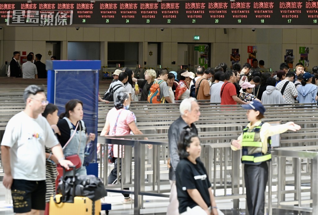 入境處介紹最新推出的港澳出入境便利措施。 入境處介紹最新推出的港澳出入境便利措施。