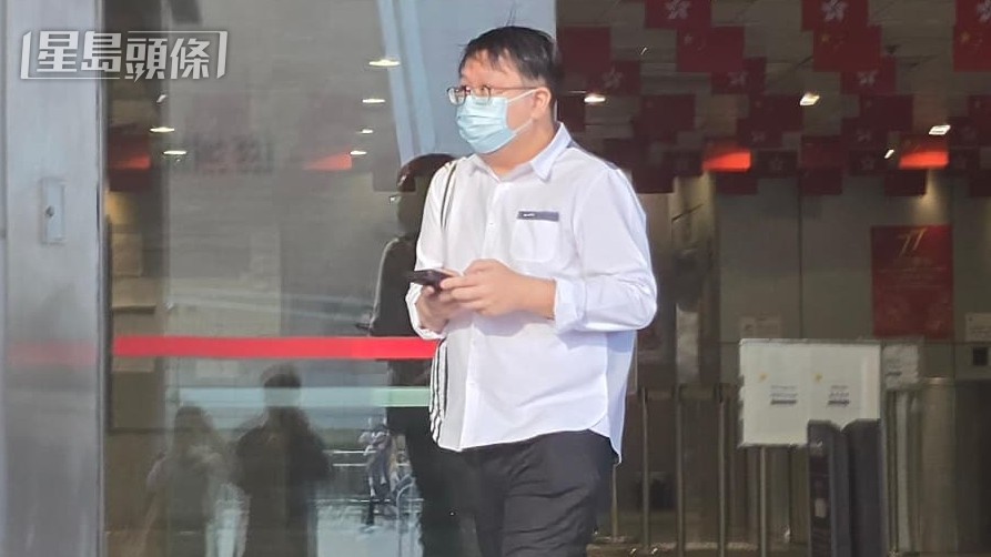 黄智恒获判200小时社服令离开法庭。王仁昌摄 黄智恒获判200小时社服令离开法庭。王仁昌摄