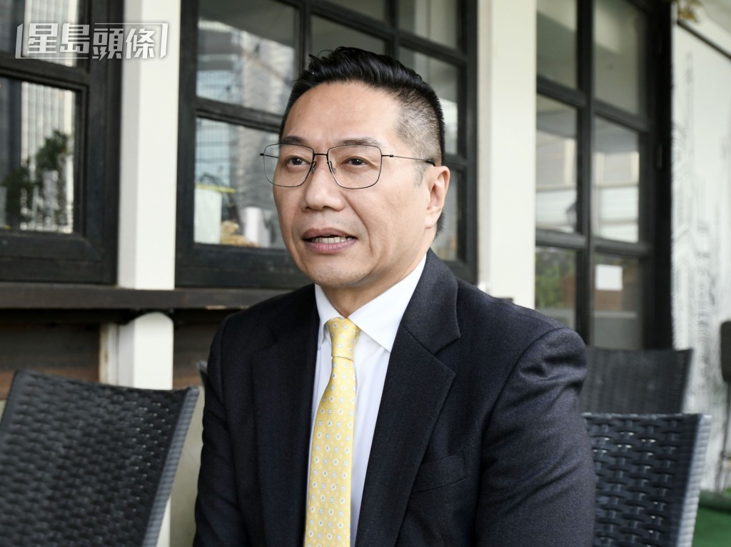 邵家輝相信粵車車主屬高消費群體，若酒店及商場提供多些優惠可吸引他們留港過夜，帶動經濟。資料圖片