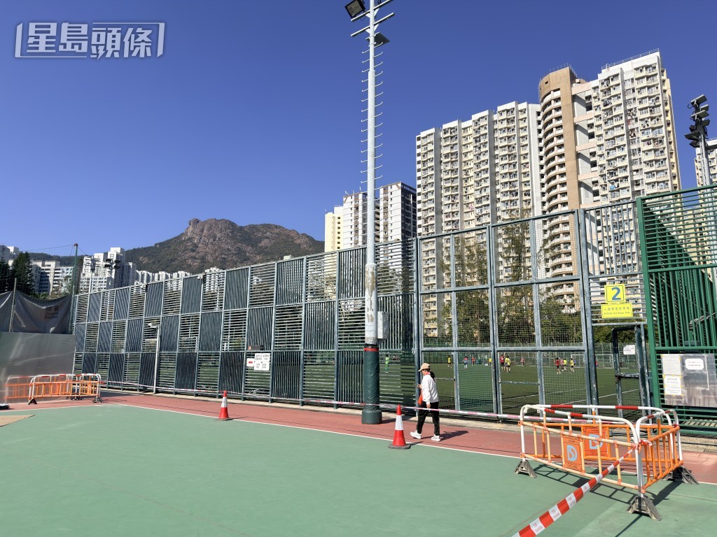 現場是摩士公園2號足球場。梁國峰攝 現場是摩士公園2號足球場。梁國峰攝
