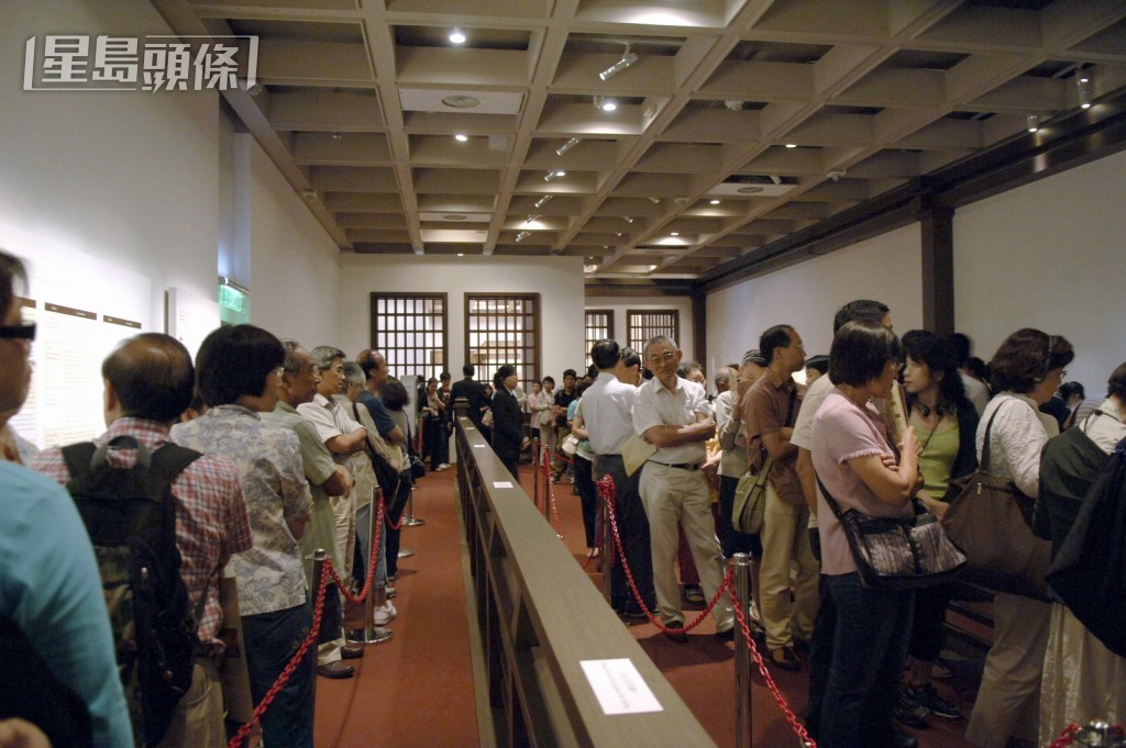 2007年假香港藝術館舉行的「國之重寶 ─  故宮博物院藏晉唐宋元書畫展」。資料圖片