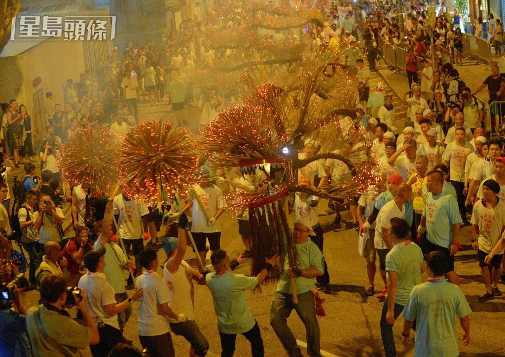 大坑舞火龍今晚起一連三晚在大坑舉行。資料圖片 大坑舞火龍今晚起一連三晚在大坑舉行。資料圖片