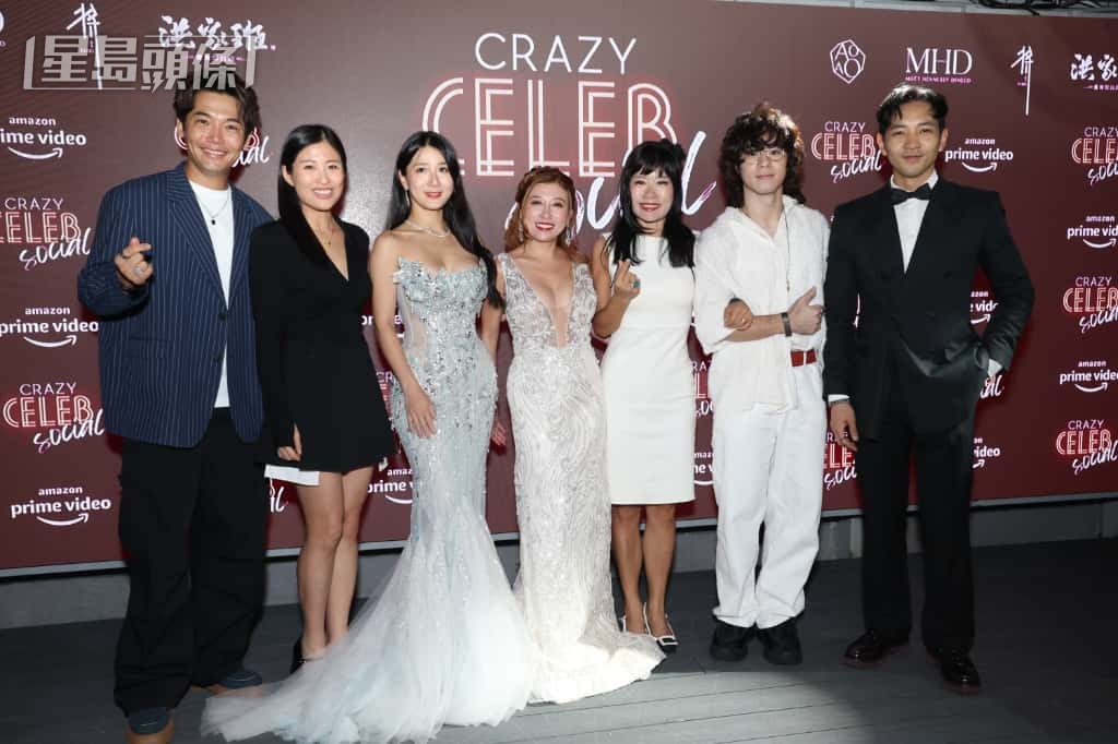 曾比特瘦咗，穿上白衫，好sharp~