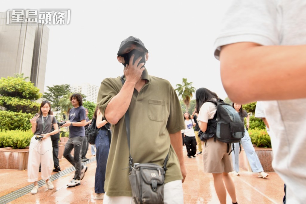 被告伍瑞庭暂毋须答辩。卢江球摄 被告伍瑞庭暂毋须答辩。卢江球摄