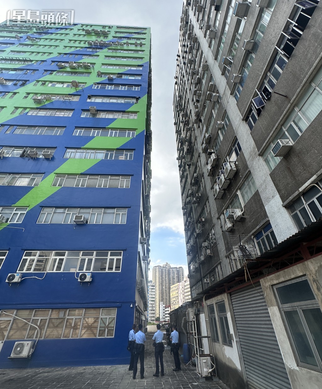 男子在恆威工業中心(左)墮樓死亡。梁國峰攝 男子在恆威工業中心(左)墮樓死亡。梁國峰攝