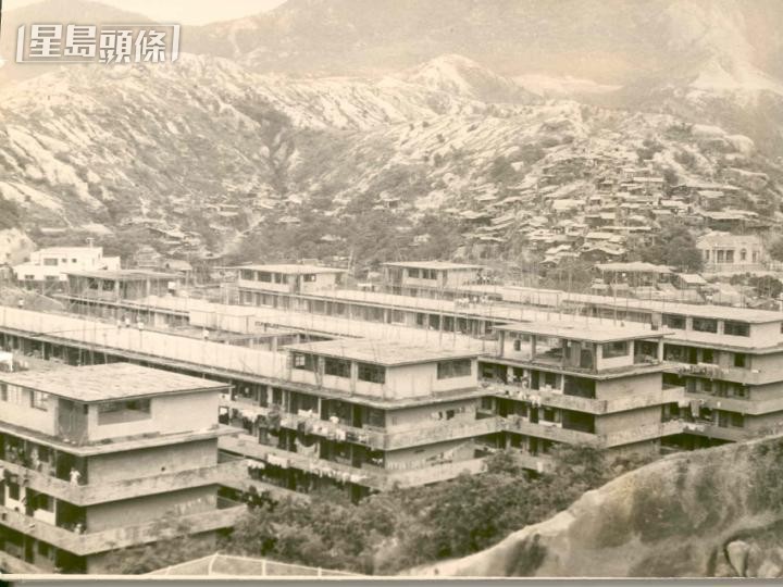 40-50年代天台學校建於七層徒置大廈的天台上。資料圖片