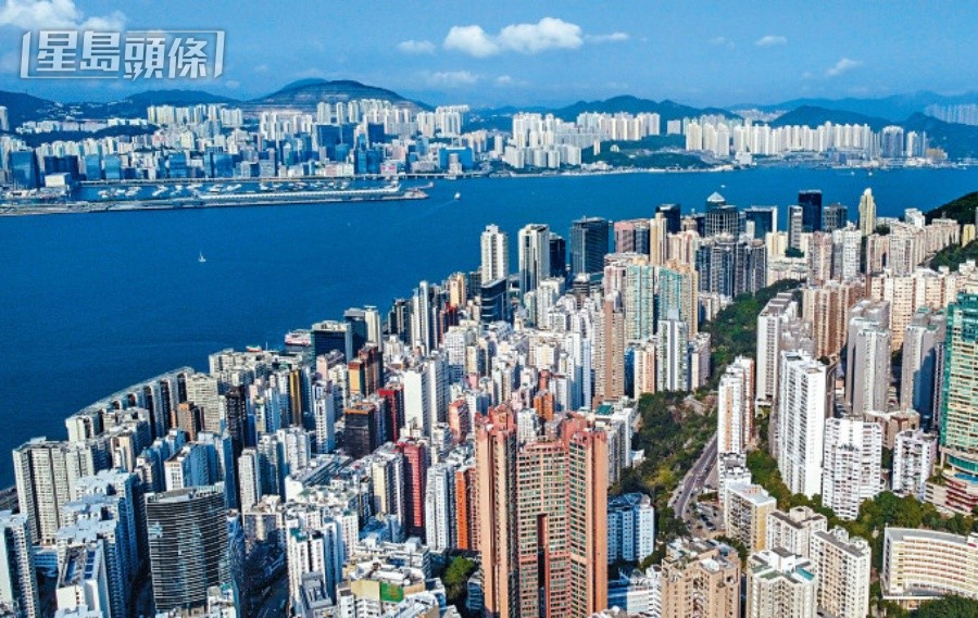 今年物業市場較淡靜，令印花稅以至股票收入減少。