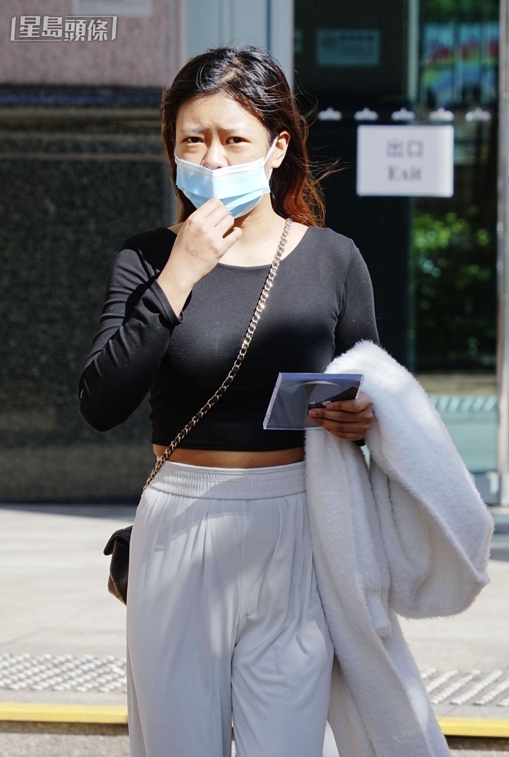 女被告黎曉琳亦准保釋候訊。汪旭峰攝 女被告黎曉琳亦准保釋候訊。汪旭峰攝