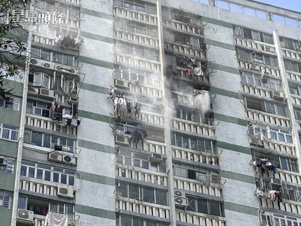 單位冒煙。梁國峰攝 單位冒煙。梁國峰攝