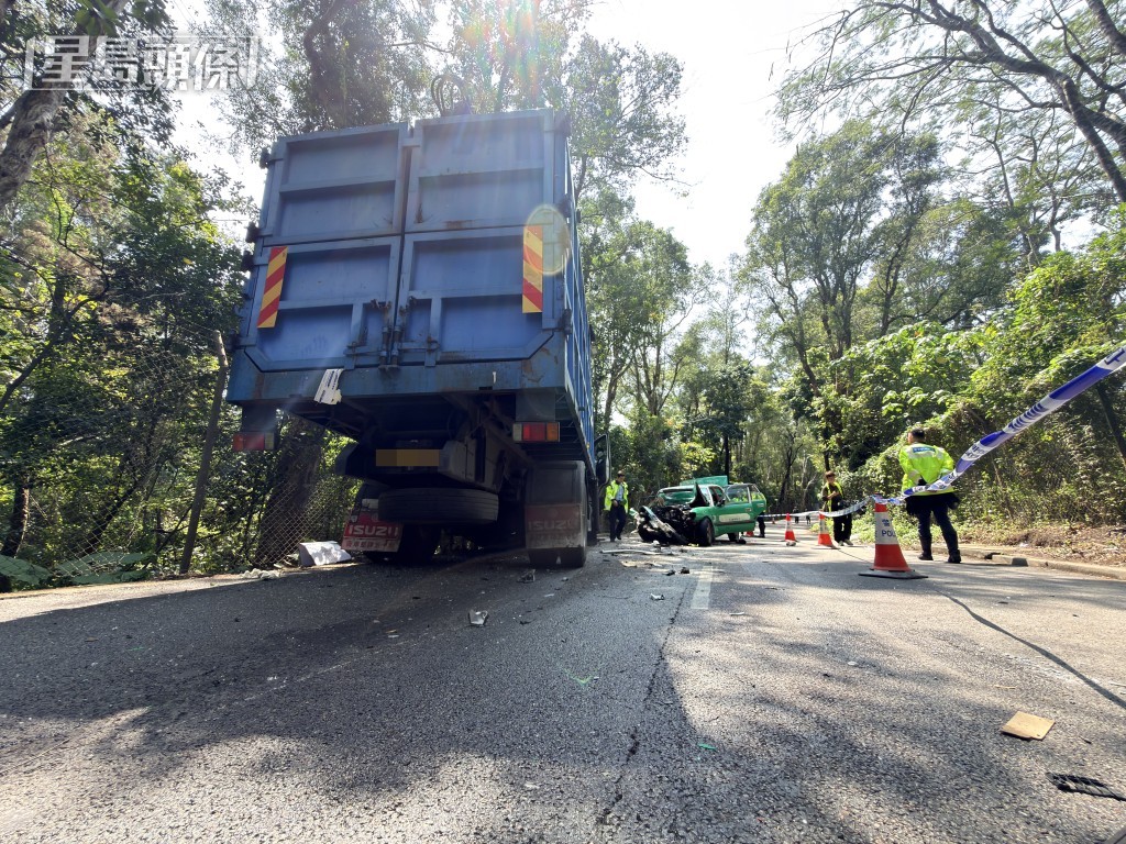 現場為粉錦公路近粉嶺高爾夫球場對開。