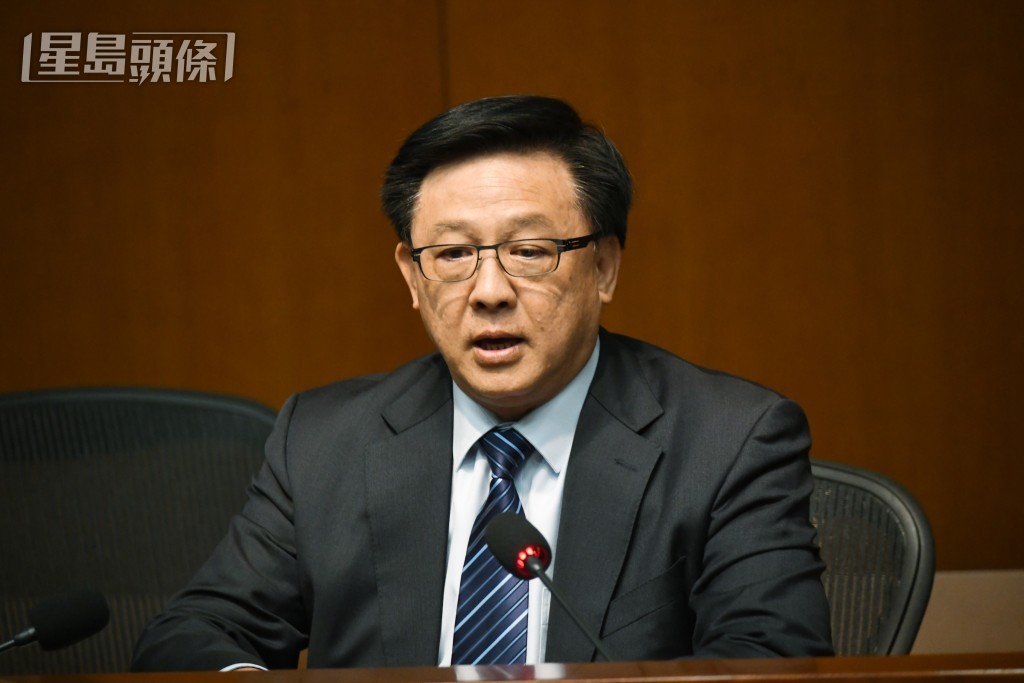 何君堯則詢問政府會否引入積分計劃。資料圖片 何君堯則詢問政府會否引入積分計劃。資料圖片