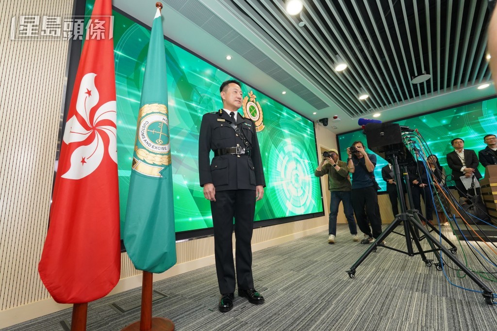 海关关长陈子达表示感谢中央政府的任命。叶伟豪摄 海关关长陈子达表示感谢中央政府的任命。叶伟豪摄