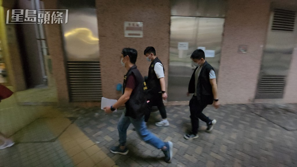 探員到場調查。黃文威攝 探員到場調查。黃文威攝