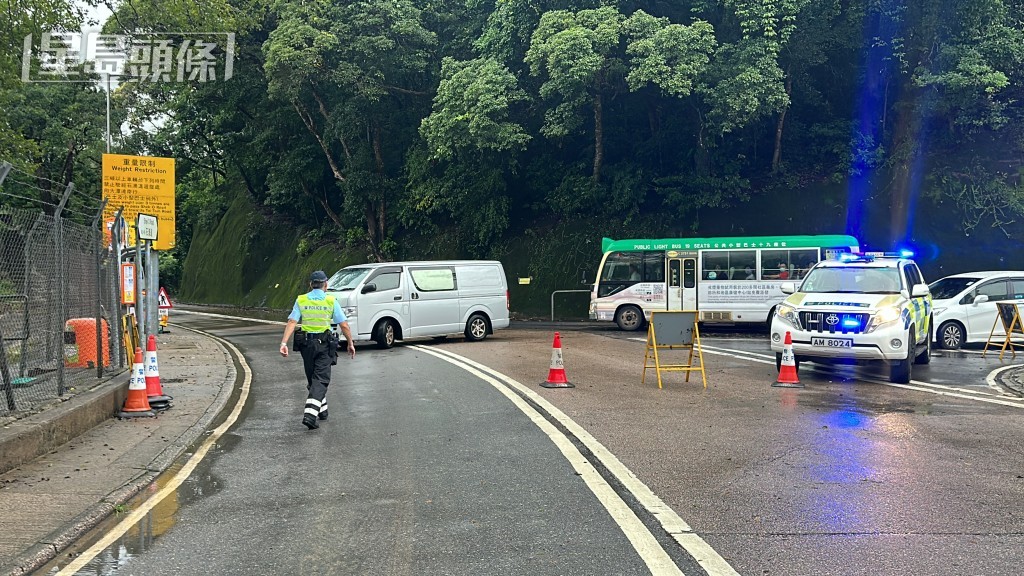 石澳道再封路。梁國峰攝 石澳道再封路。梁國峰攝