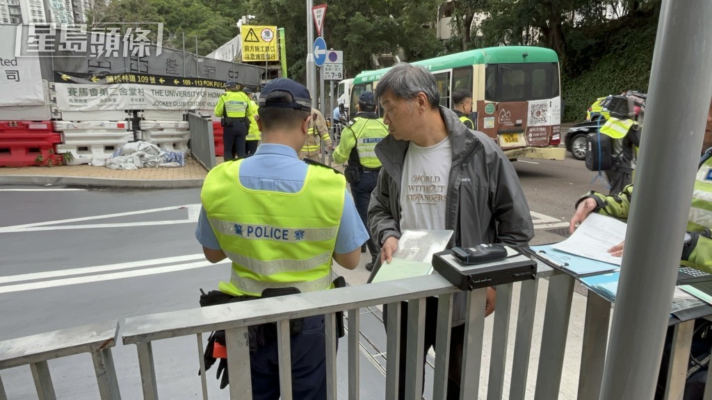 28S線小巴的司機協助警方調查。 28S線小巴的司機協助警方調查。