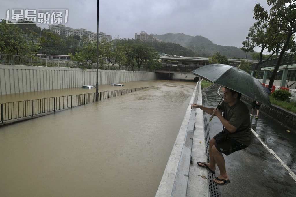 水浸情況嚴重。陳浩元攝