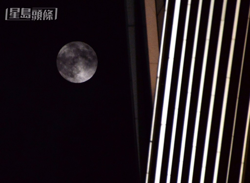 ( 20150927)中秋節超級月亮。資料圖片 ( 20150927)中秋節超級月亮。資料圖片