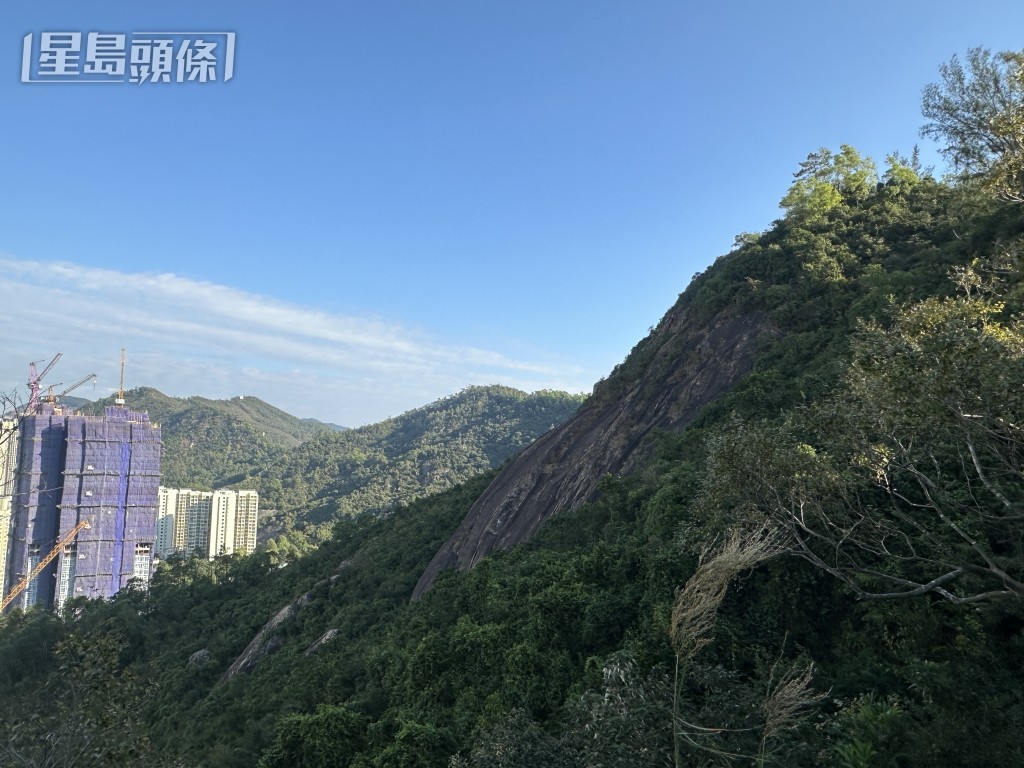 男子在魔鬼山墮坡叫救命。梁國峰攝