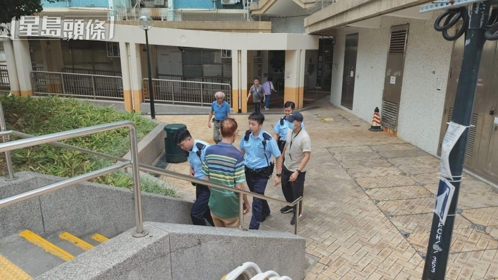 警員到場調查。 警員到場調查。