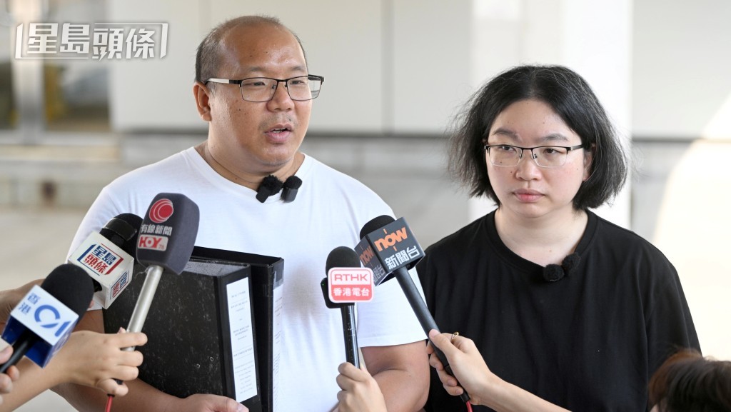 「非常父母」曾偉邦及關佩仙。陳浩元攝 「非常父母」曾偉邦及關佩仙。陳浩元攝