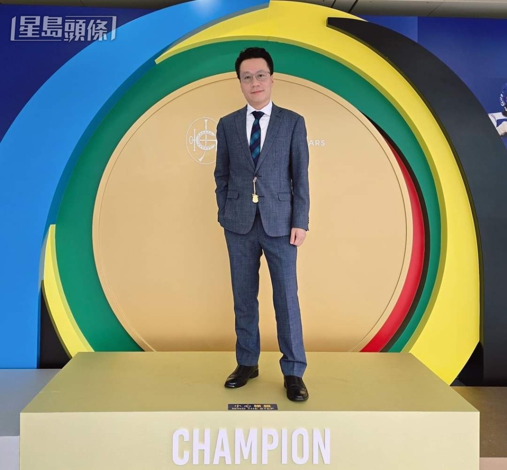 馬會剛周日在沙田馬場舉行「2024巴黎奧運中國香港隊賽馬日」,譚健業大律師也有入場支持。 馬會剛周日在沙田馬場舉行「2024巴黎奧運中國香港隊賽馬日」,譚健業大律師也有入場支持。