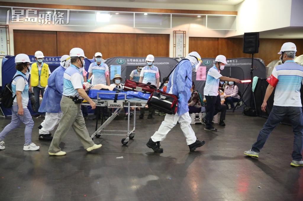 台灣防災士進行社區自主避難、收容和維運的聯合演練。 台灣防災士進行社區自主避難、收容和維運的聯合演練。