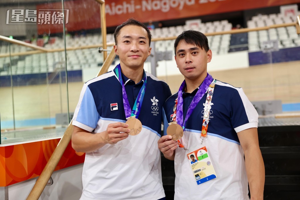 两位男子团体争先赛历史铜牌得主杜棹熙（左）及翁浚皓（右），另一位功臣莫沚骏已回香港。徐嘉华摄