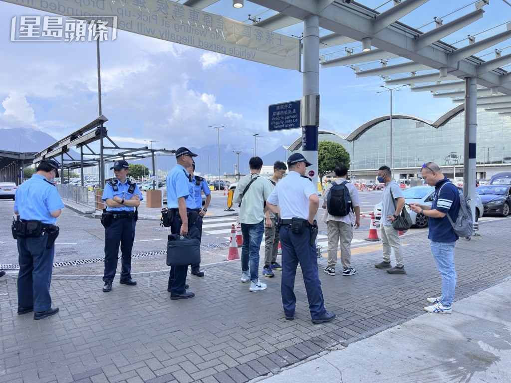 大批警在場調查。 大批警在場調查。