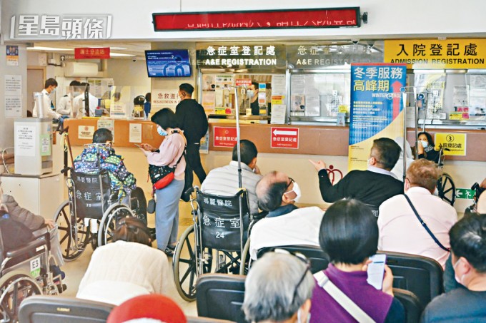 许树昌再呼吁高危组别人士，包括长者、孕妇等市民尽快接种疫苗。资料图片