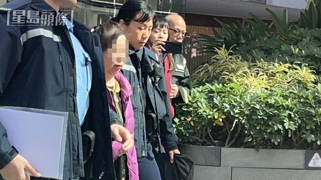 涉案內地女子被捕帶走。蔡楚輝攝